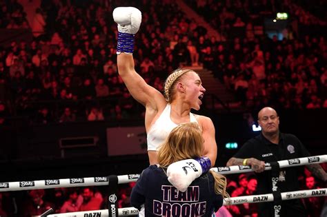 Jul 15, 2023 Among Kingpyn&39;s fights in 2022, Brooke beat AJ Bunker in the co-headline bout of a card at London&39;s O2 Indigo billed as "the biggest TikTok boxing event of the year. . Elle brooke fight record